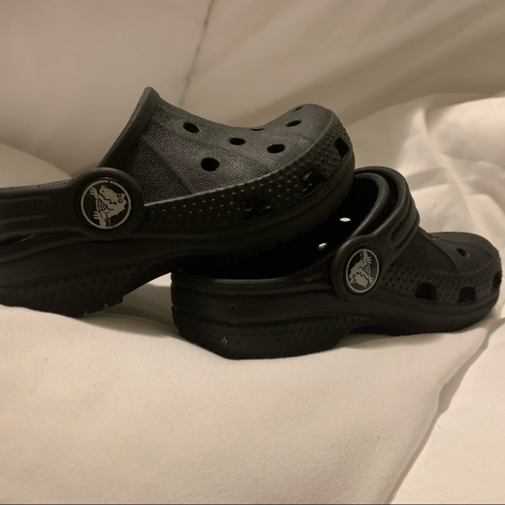 Kid crocs barely worn